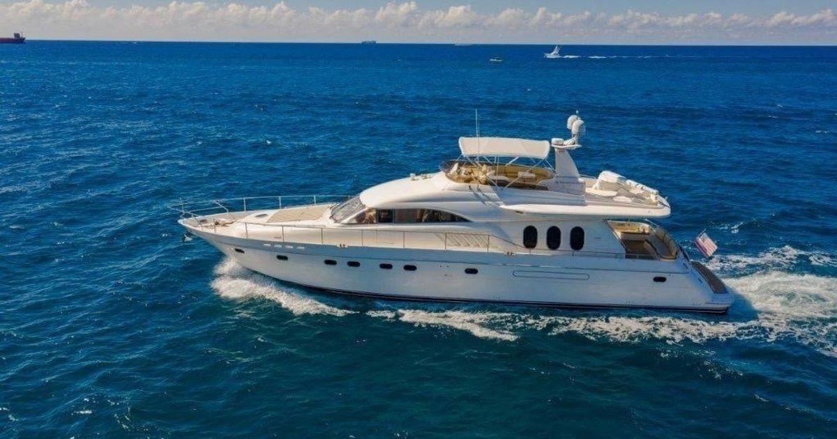 Motor yacht Princess 68 II Perserevante for rent - Colombia | Boataround