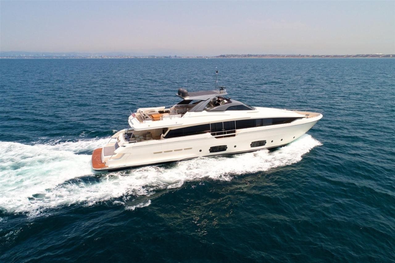 Ferretti 960 | Lontano