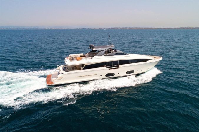Ferretti 960 | Lontano
