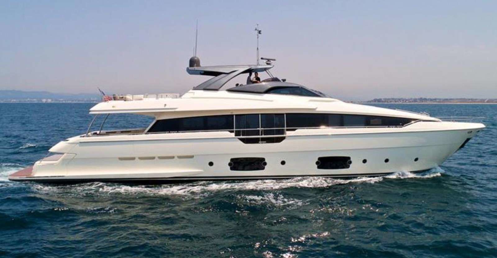Ferretti 960 | Lontano