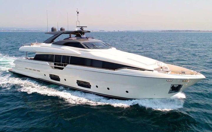 Ferretti 960 | Lontano