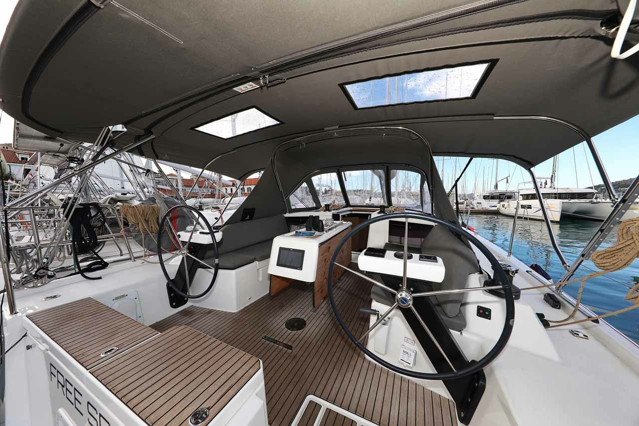 Dufour 390 | Free Spirit