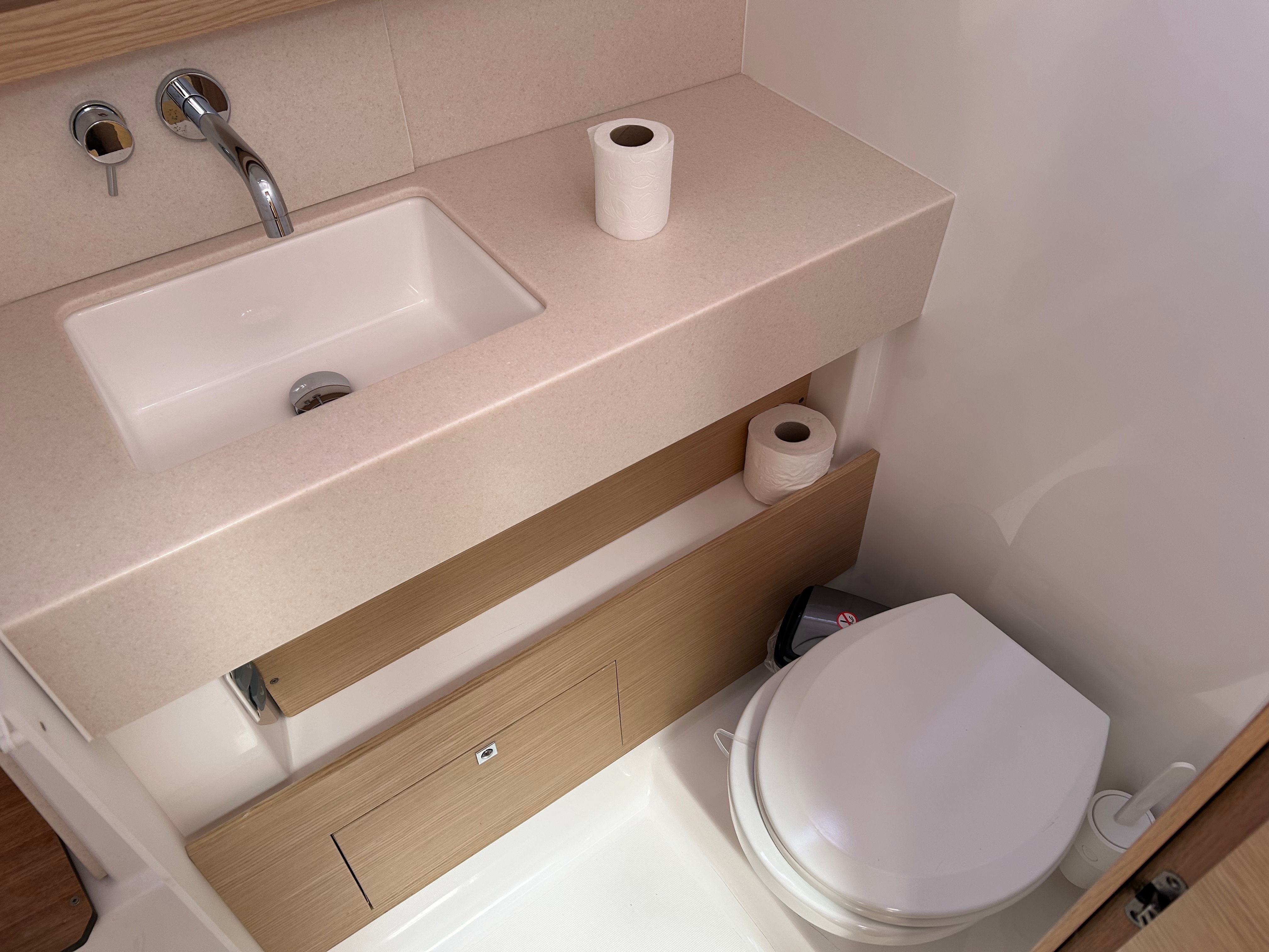 Dufour 470 | Pontika