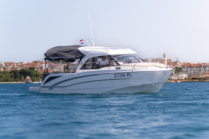 Antares 8 | Isabelle