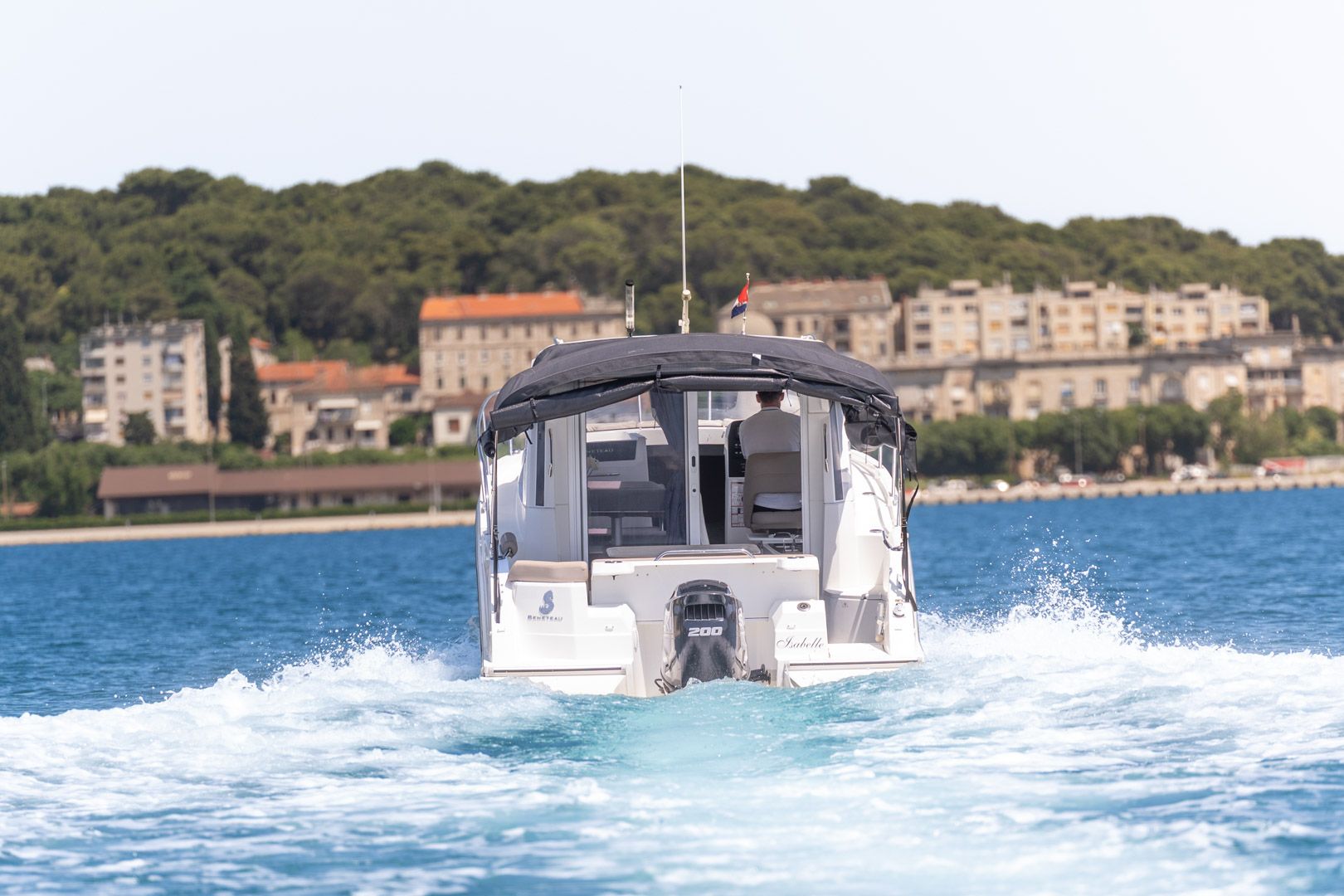 Antares 8 | Isabelle