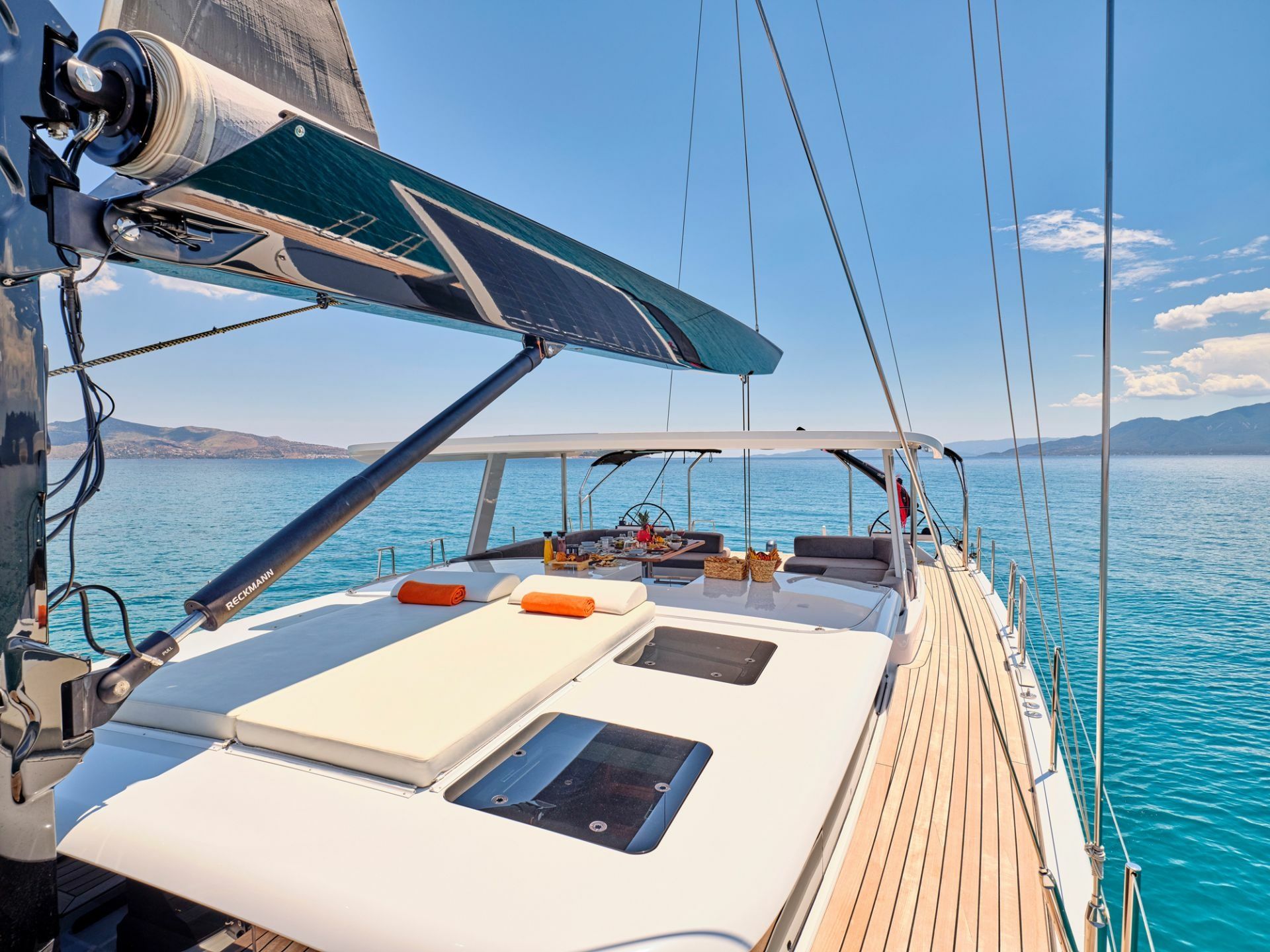 Y Yachts Y8 | Nadamas