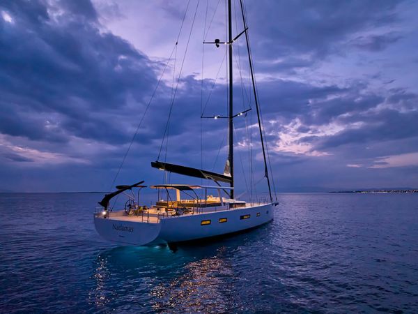 Y Yachts Y8 | Nadamas