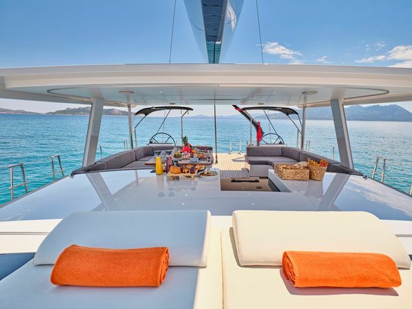 Y Yachts Y8 | Nadamas