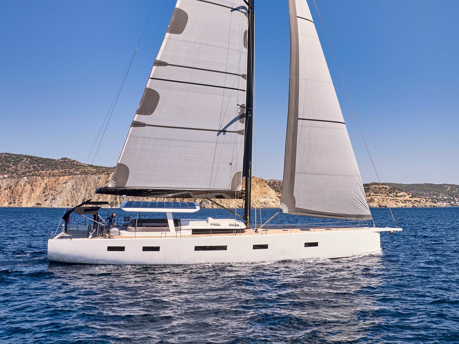 Y Yachts Y8 | Nadamas