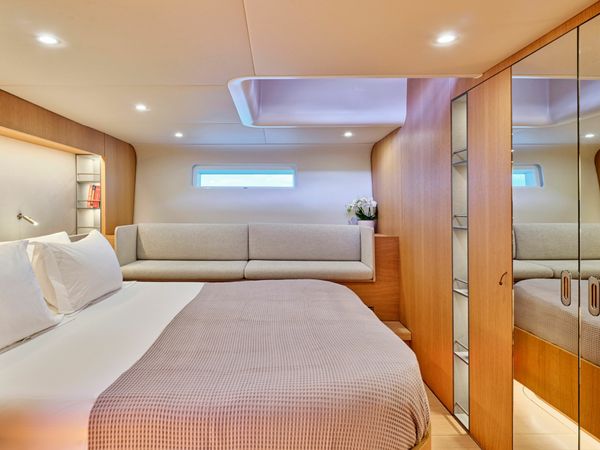 Y Yachts Y8 | Nadamas