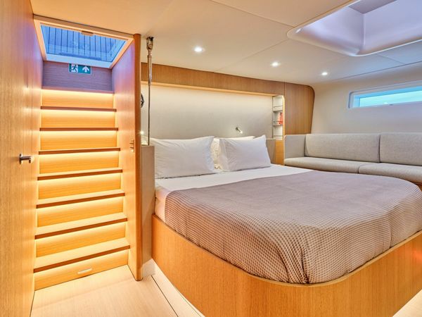 Y Yachts Y8 | Nadamas