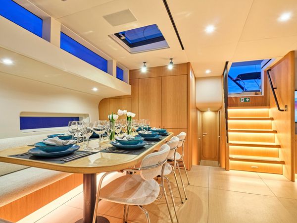 Y Yachts Y8 | Nadamas