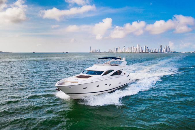 Sunseeker 82 | Martlet