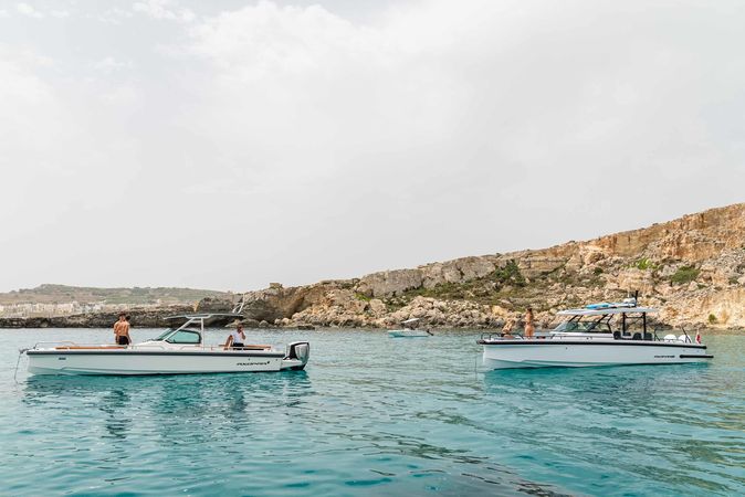 Axopar 37 Sun Top | Miss DC