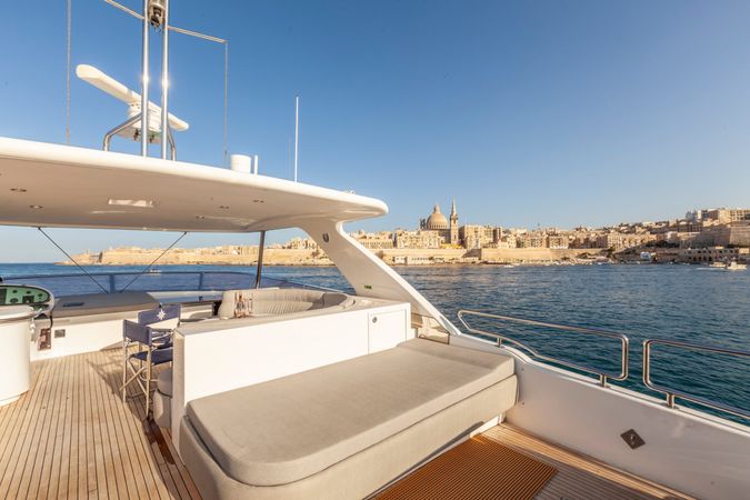 Elegance 82 | Elegance