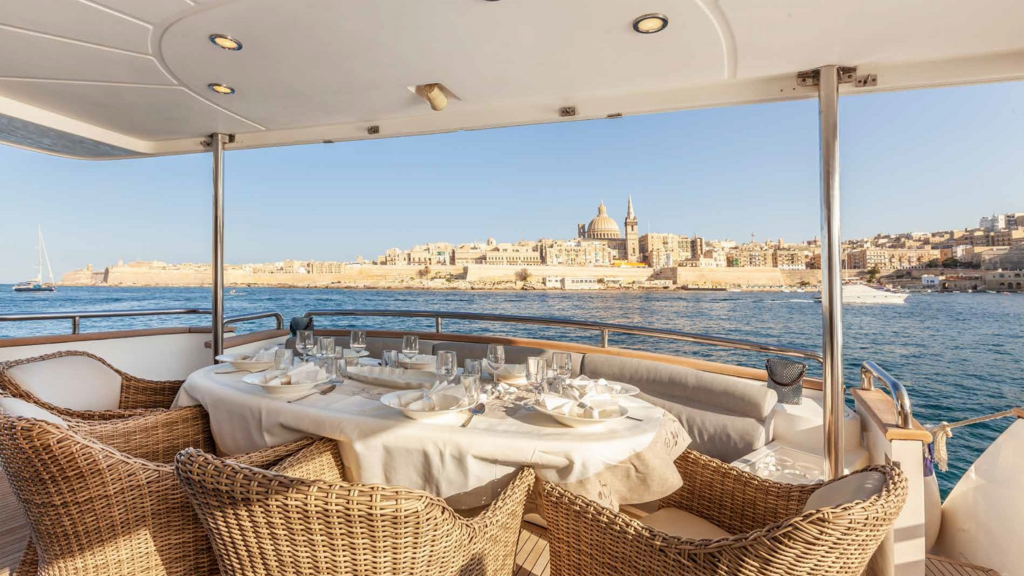 Elegance 82 | Elegance