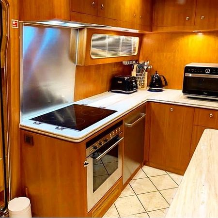 Elegance 82 | Elegance