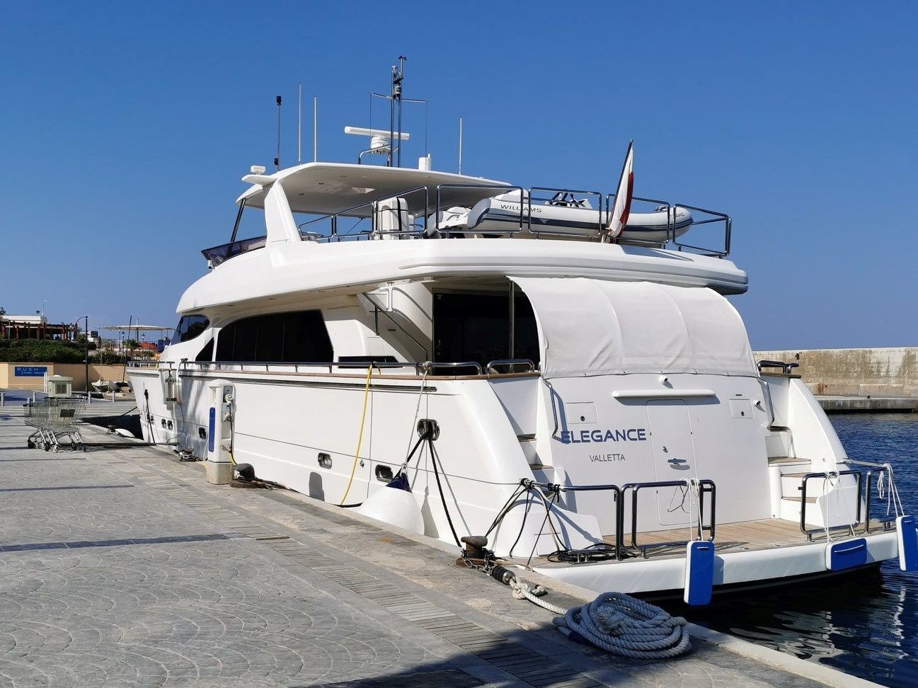 Elegance 82 | Elegance