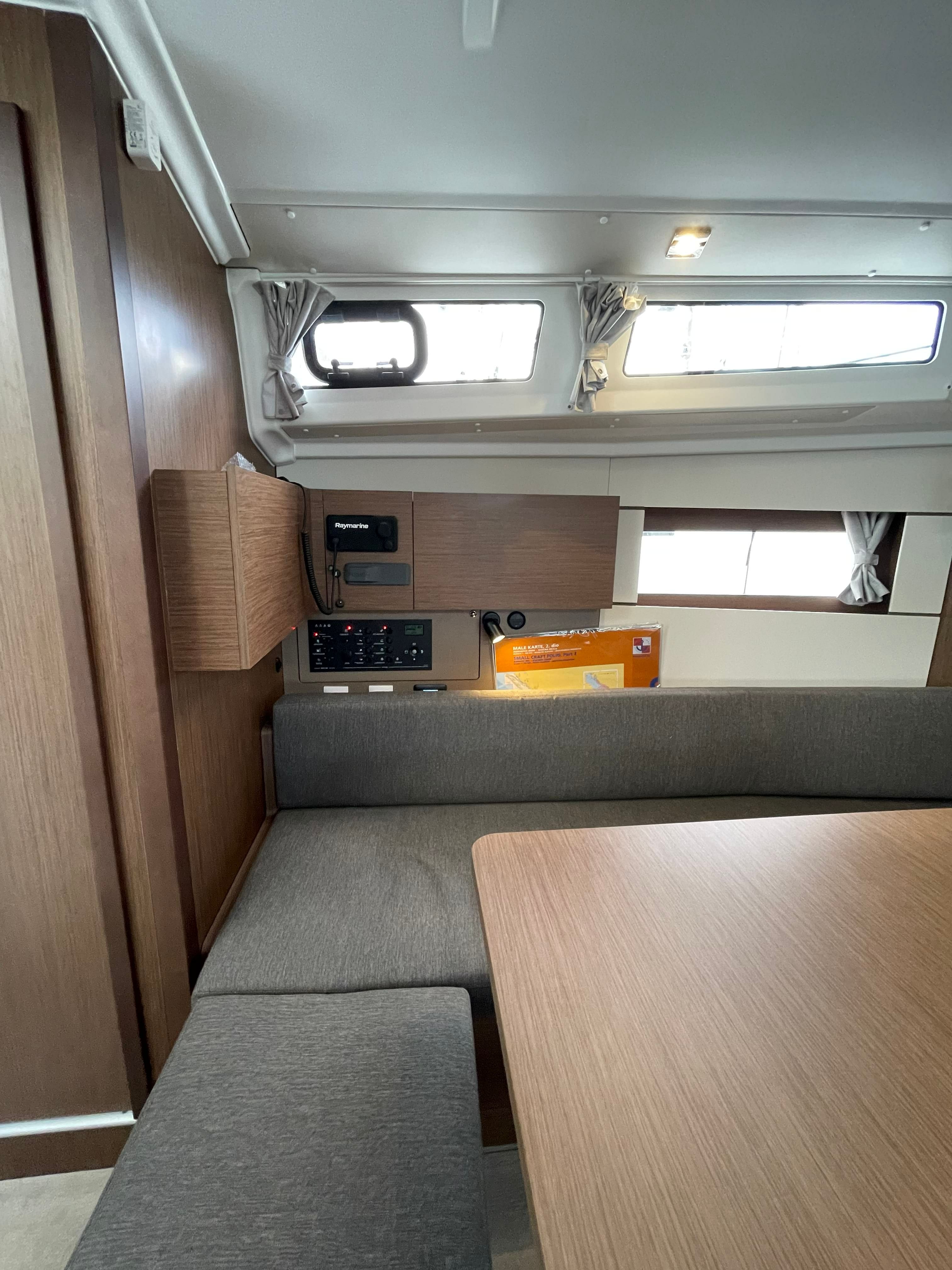 Beneteau Oceanis 38.1 | Cocco