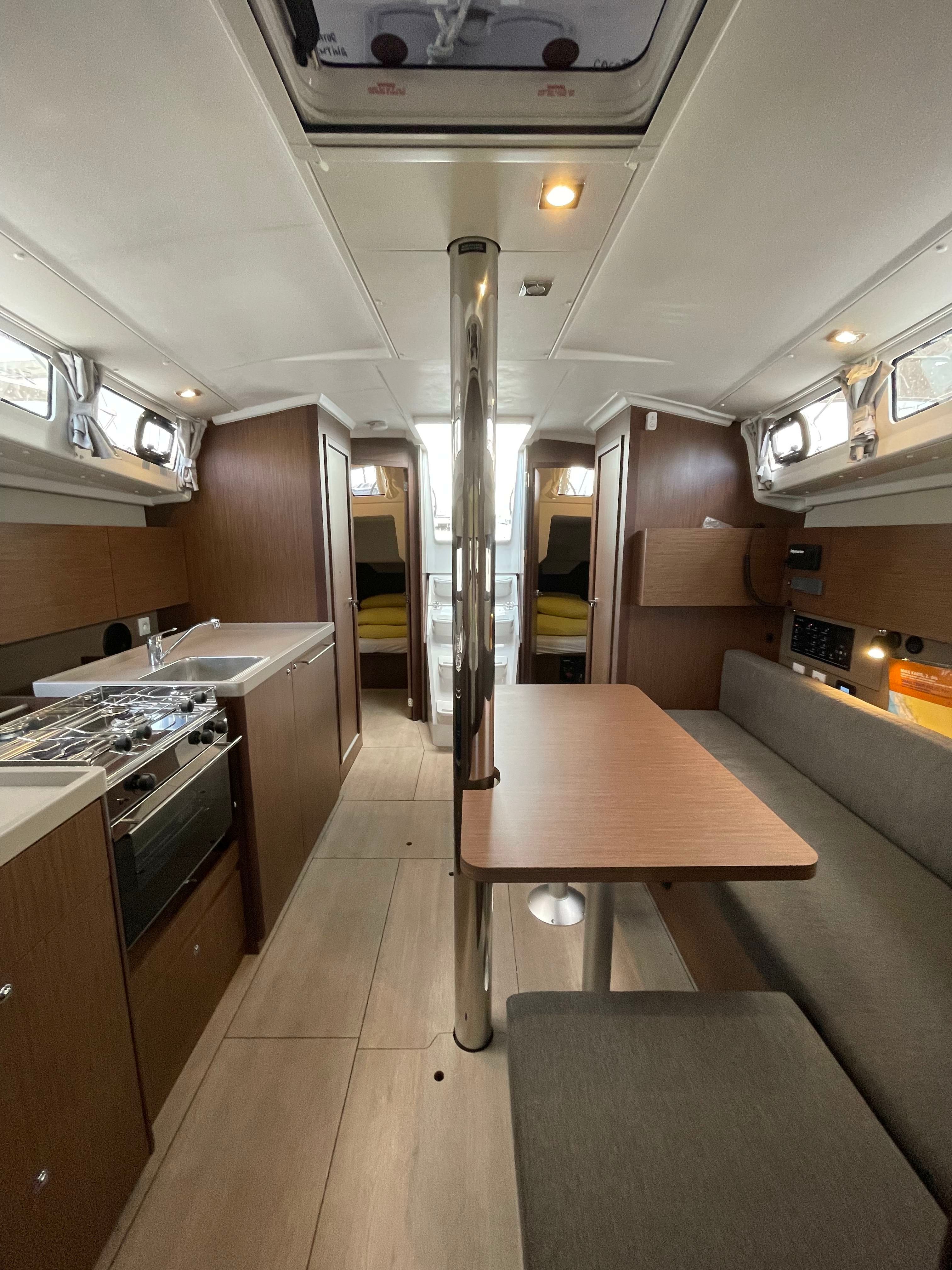 Beneteau Oceanis 38.1 | Cocco