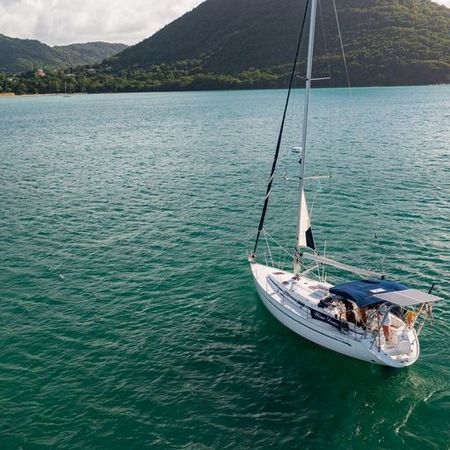 Bavaria 38 Cruiser | Wine Down