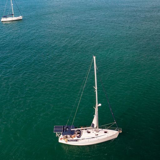 Bavaria 38 Cruiser | Wine Down