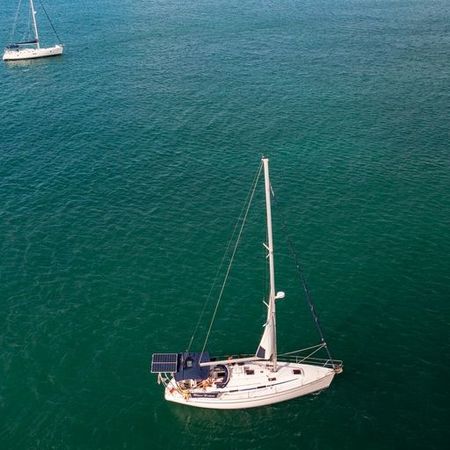 Bavaria 38 Cruiser | Wine Down