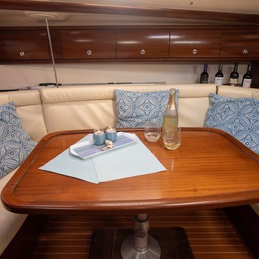 Bavaria 38 Cruiser | Wine Down