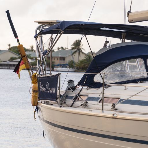 Bavaria 38 Cruiser | Wine Down