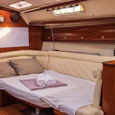 Bavaria 38 Cruiser | Wine Down