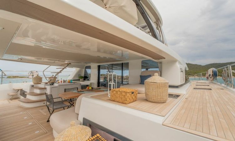 Lagoon Sixty 7 | Valium 67