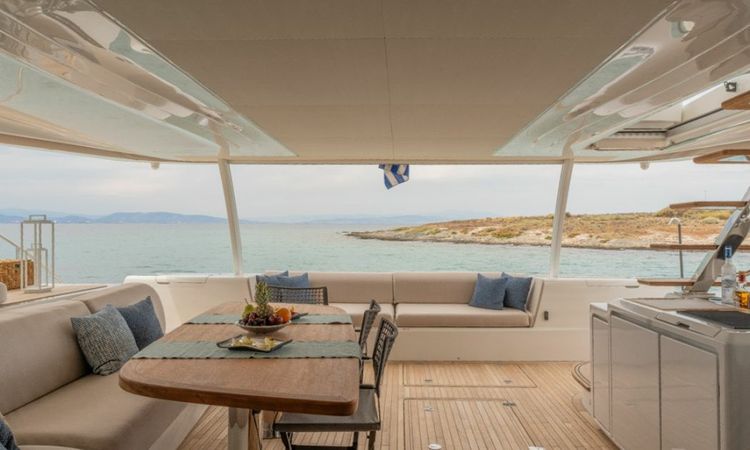 Lagoon Sixty 7 | Valium 67