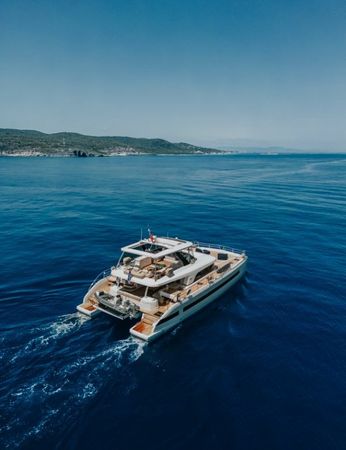 Lagoon Sixty 7 | Valium 67