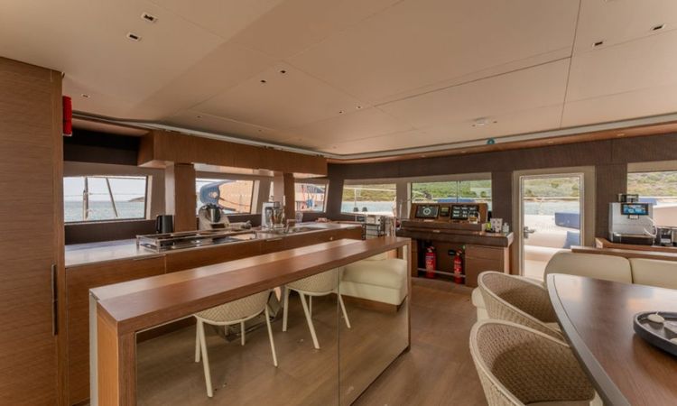 Lagoon Sixty 7 | Valium 67