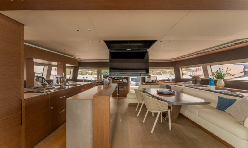 Lagoon Sixty 7 | Valium 67