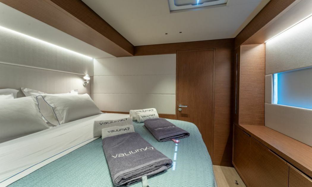 Lagoon Sixty 7 | Valium 67