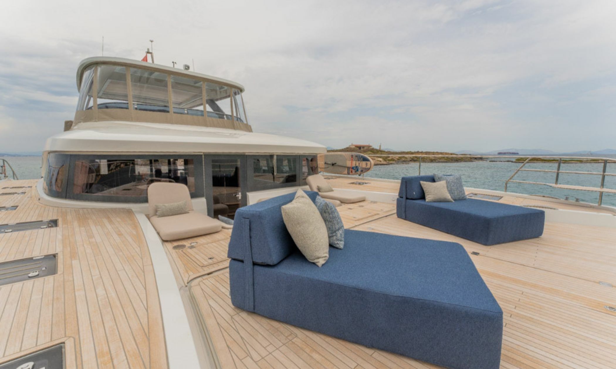 Lagoon Sixty 7 | Valium 67