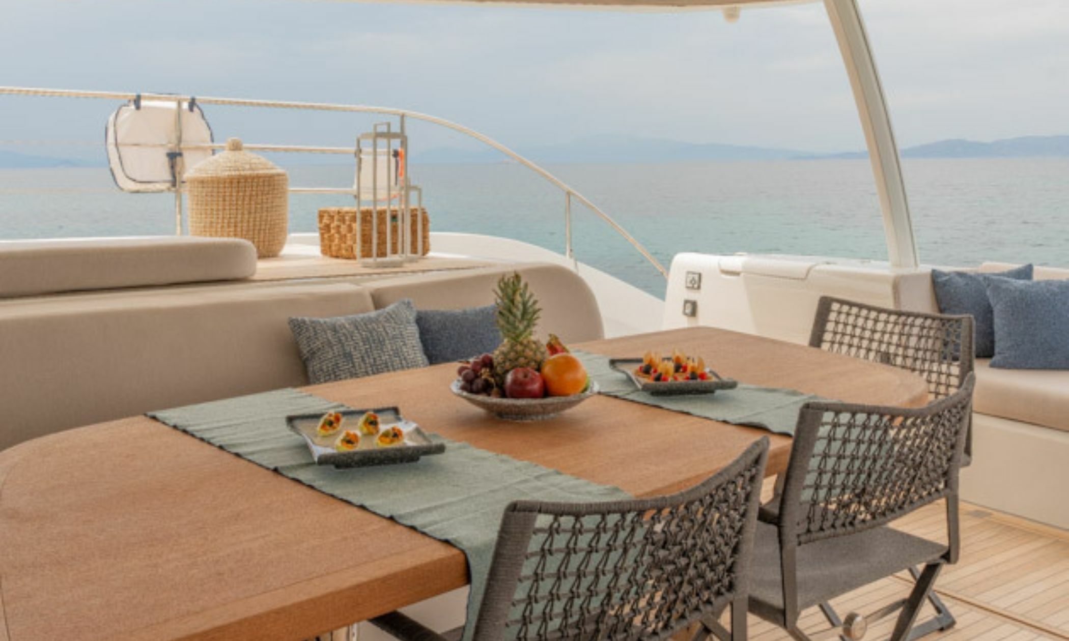 Lagoon Sixty 7 | Valium 67