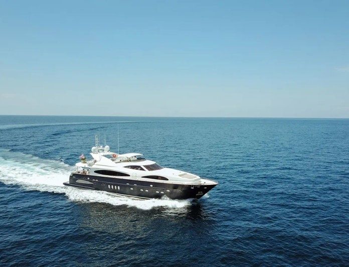 Astondoa 102 GLX | For your eyes only