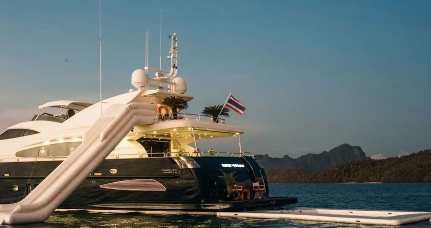 Astondoa 102 GLX | For your eyes only