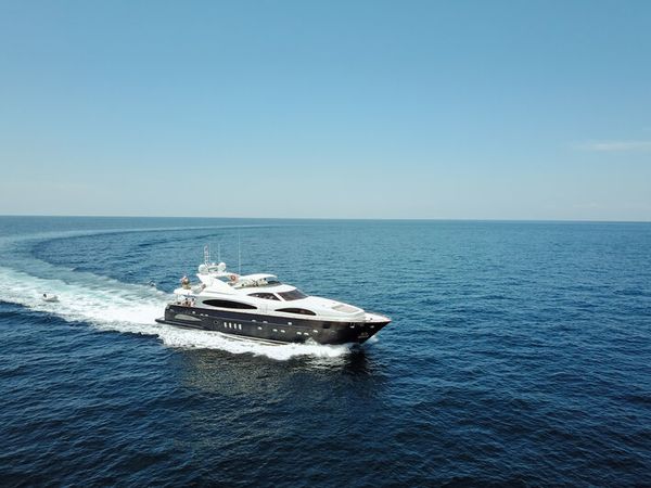 Astondoa 102 GLX | For your eyes only