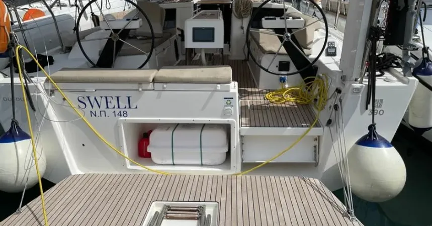 Dufour 390 | Swell1