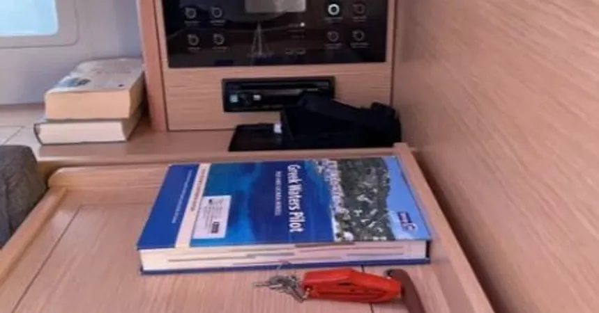 Dufour 390 | Swell12