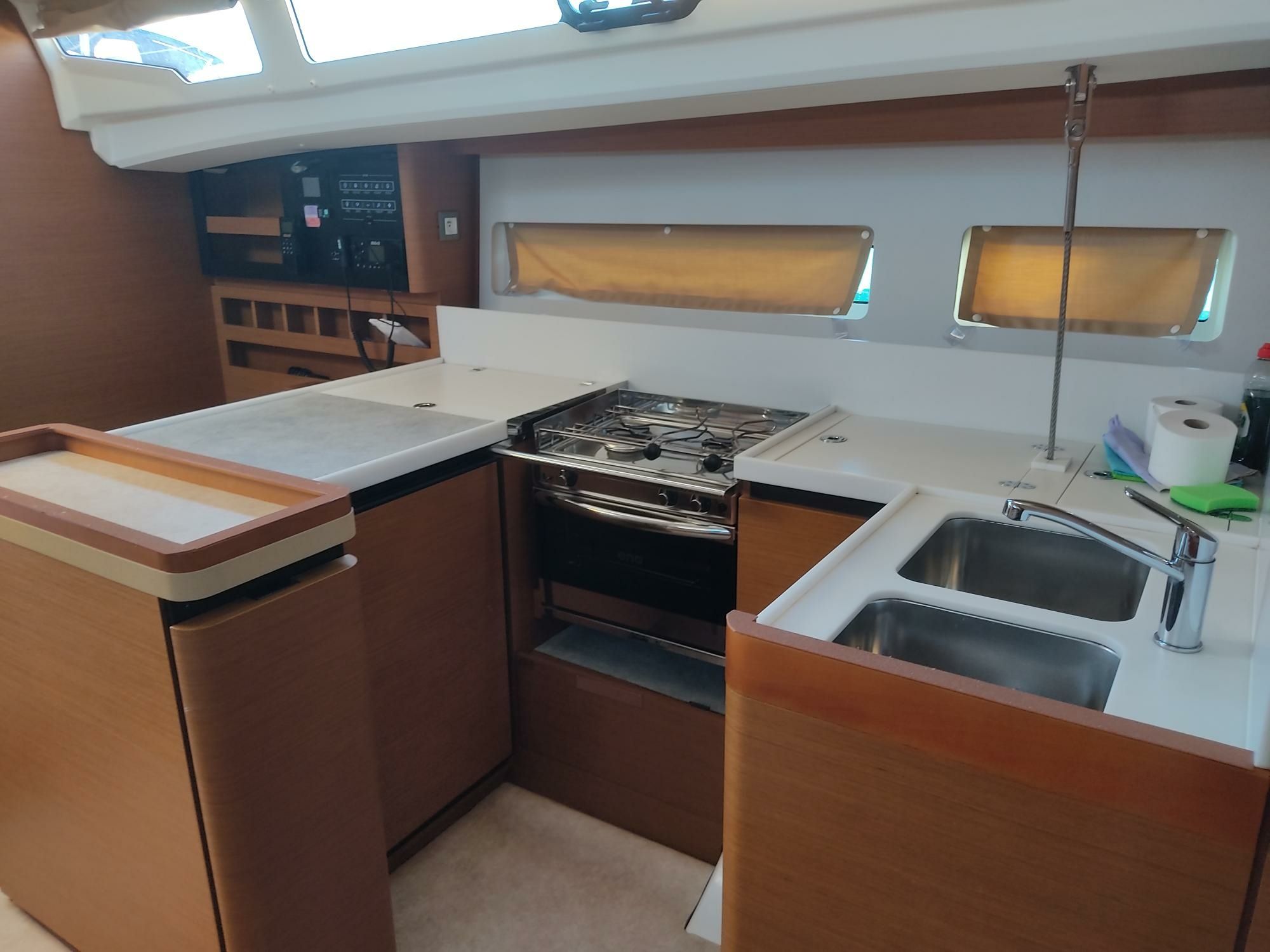 Jeanneau Sun Odyssey 440 | Corcho 15