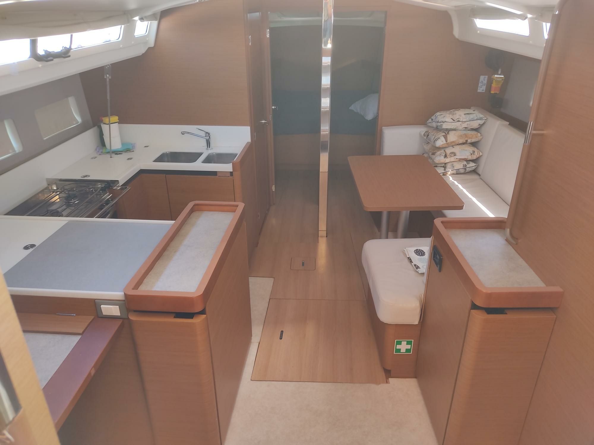 Jeanneau Sun Odyssey 440 | Corcho 15