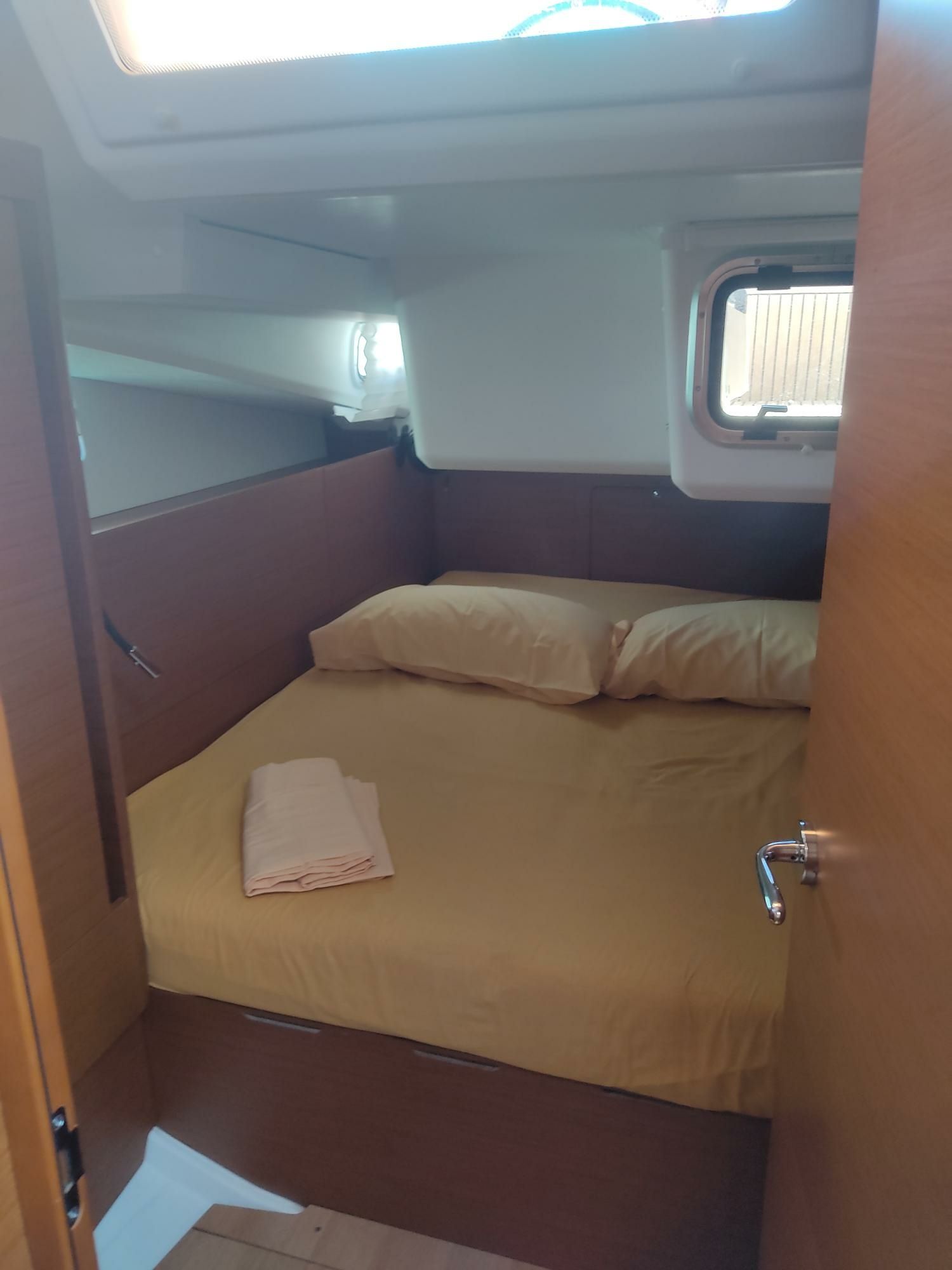 Jeanneau Sun Odyssey 440 | Corcho 15