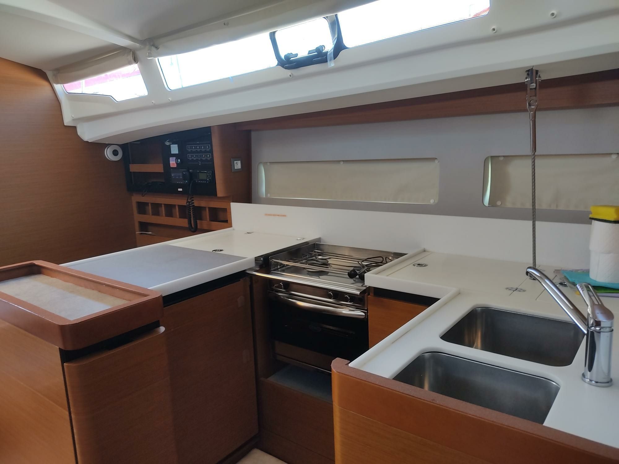 Jeanneau Sun Odyssey 440 | Corcho 15