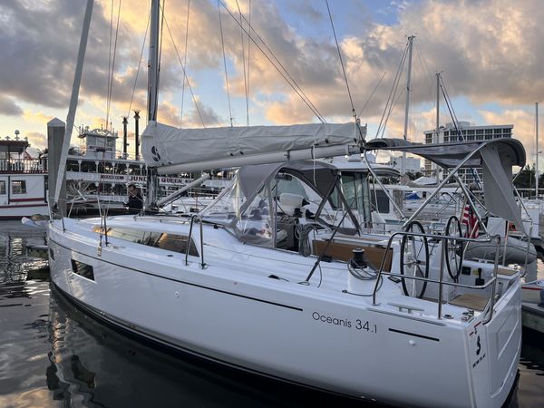 Beneteau Oceanis 34.1 | Sailing Spirit