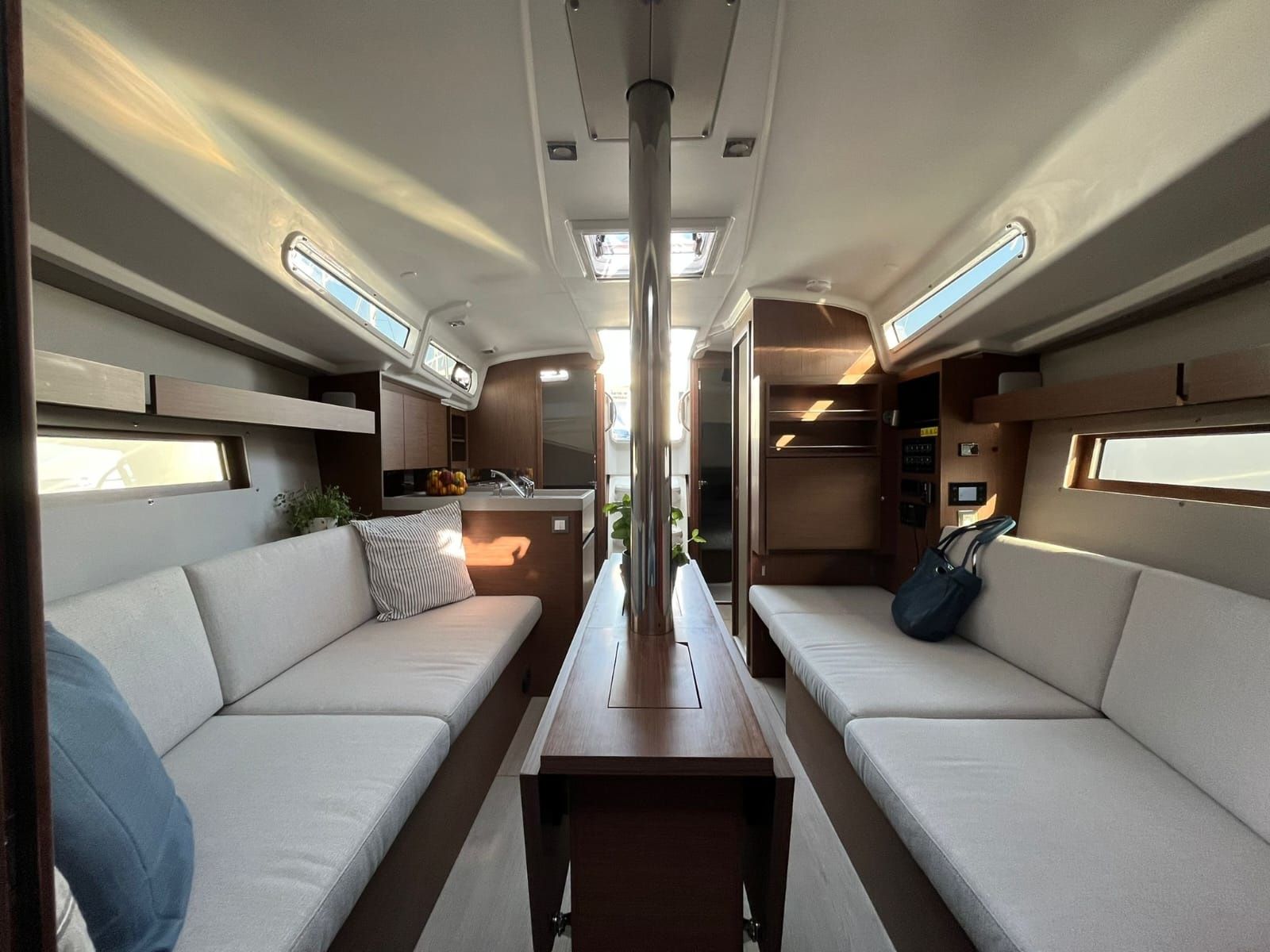 Beneteau Oceanis 34.1 | Sailing Spirit