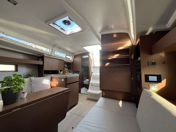 Beneteau Oceanis 34.1 | Sailing Spirit